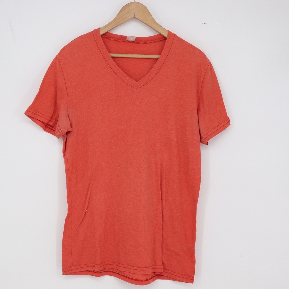 BDG T-Shirt Mens M V-Neck Orange Short Sleeve Basic Excellent